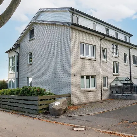 Apartment Strandhaus Am Yachthafen 5 *